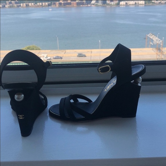 CHANEL pearl wedges size 37 - Picture 5 of 6